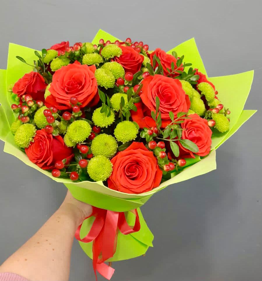 Букет цветов из: Хризантемы и Розы в Новорайчихинске