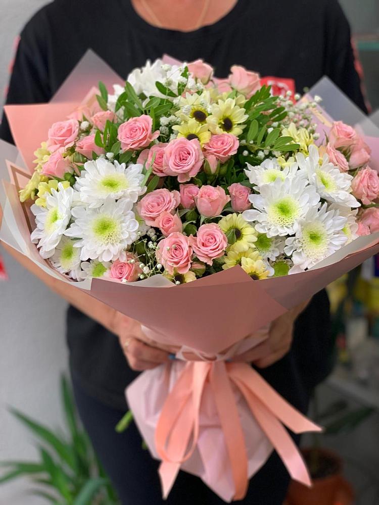 Букет цветов из: Розы и Хризантемы в Новорайчихинске