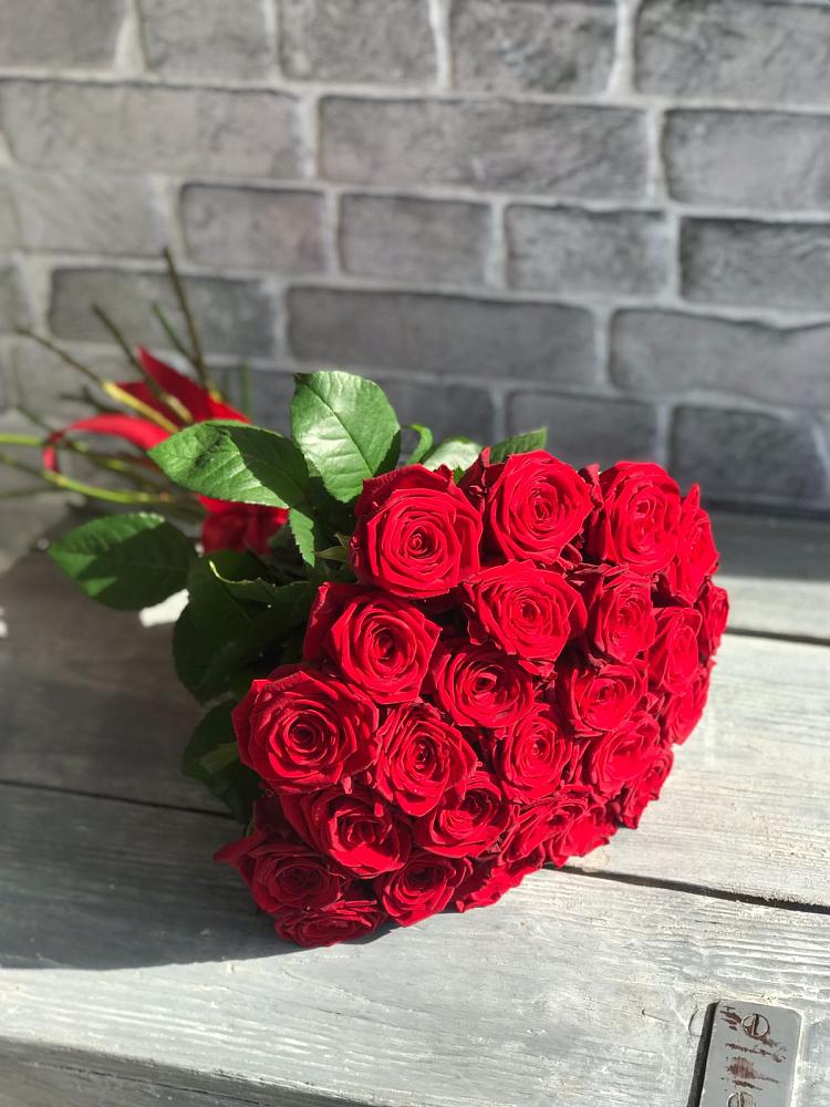 Букет Красные розы Фридом в Новорайчихинске