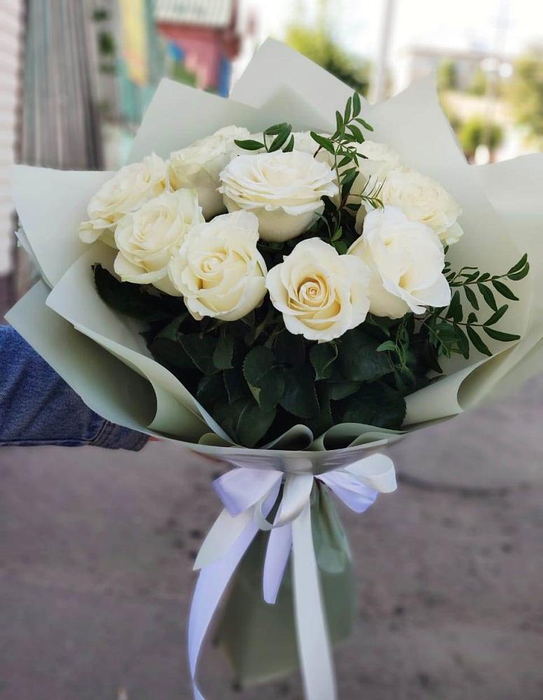 Букет Белые розы Проуд в Новорайчихинске