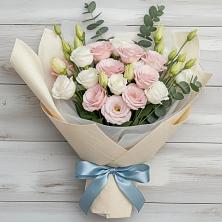 Букет цветов из:  Лизиантусы в Новорайчихинске