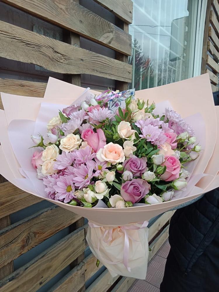 Букет цветов из: Розы и Хризантемы в Новорайчихинске