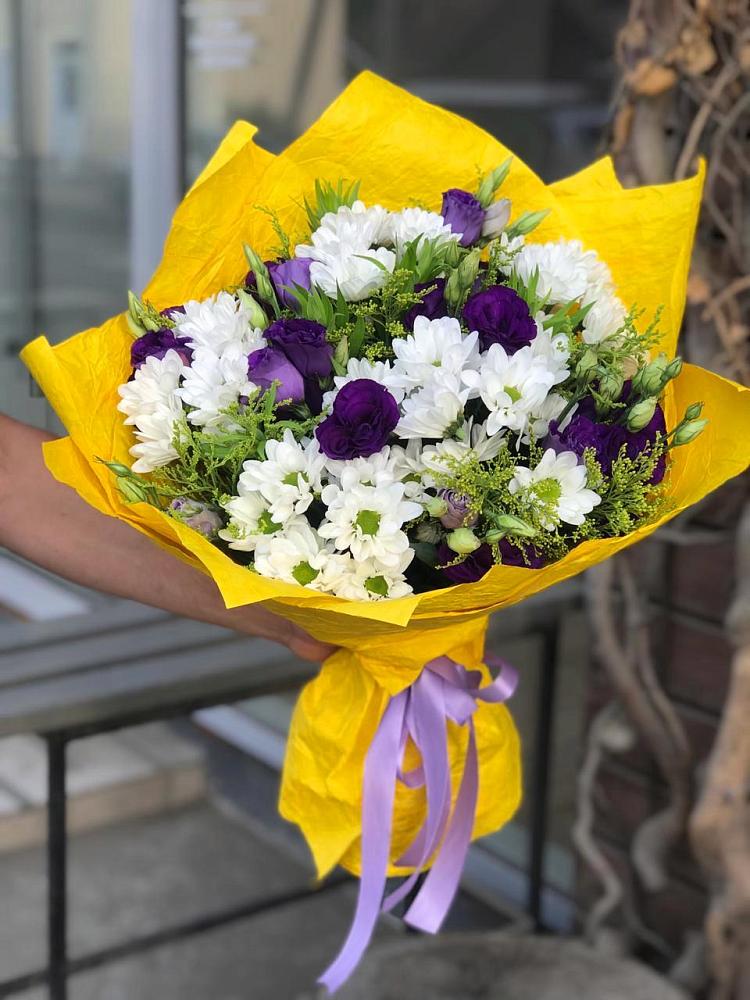 Букет цветов из: Ирисы, Хризантемы и Ромашки в Новорайчихинске