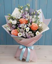 Букет цветов из:  Лизиантусы, Розы, Альстромерии и Гипсофила в Новорайчихинске