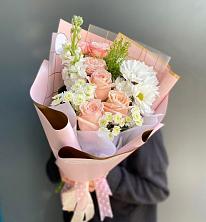 Букет цветов из:  Хризантемы и Розы в Новорайчихинске