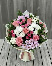 Букет цветов из:  Альстромерии, Гвоздики, Розы и Хризантемы в Новорайчихинске