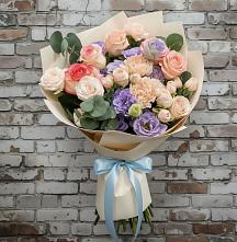 Букет цветов из:  Розы, Лизиантусы и Гвоздики в Новорайчихинске